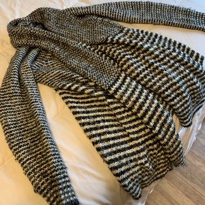 Forever 21 | Cozy striped knit sweater | b&w